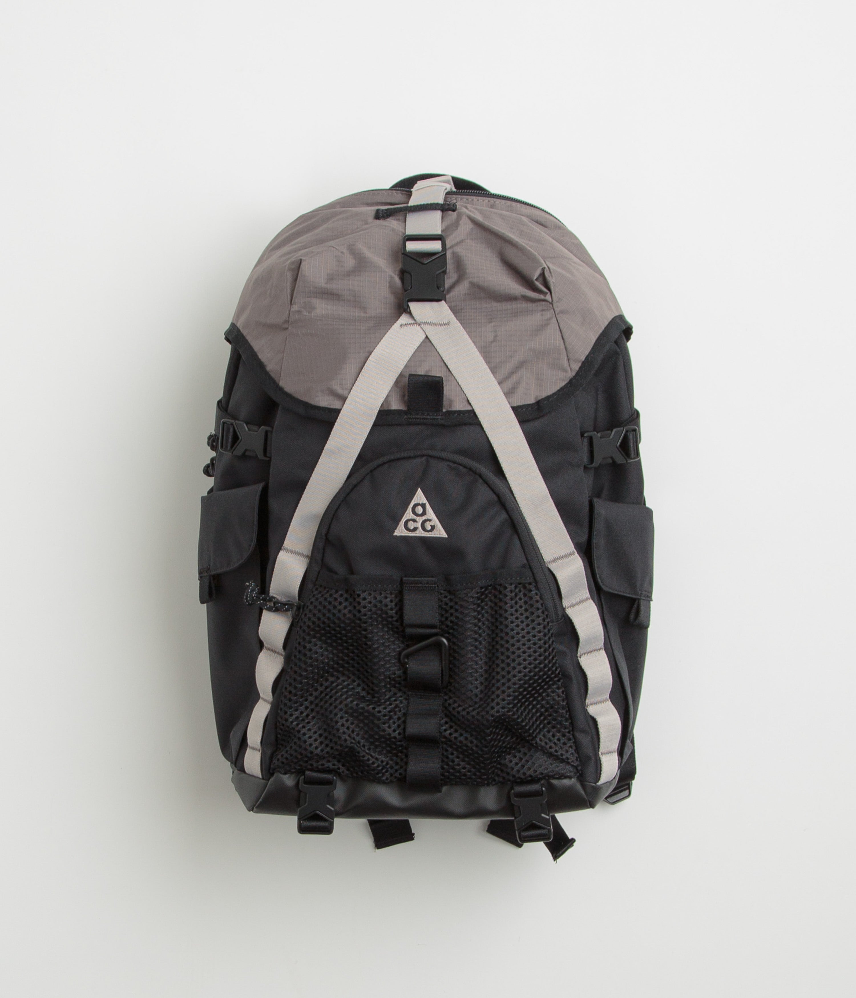 Nike ACG Daymax Backpack in Black and College Grey / College Grey