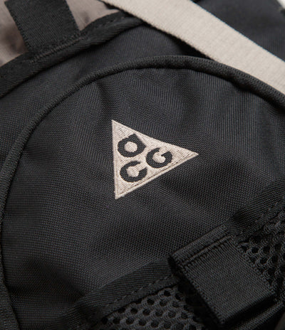 Nike ACG Daymax Backpack in Black and College Grey / College Grey