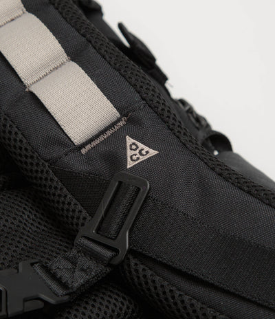 Nike ACG Daymax Backpack in Black and College Grey / College Grey