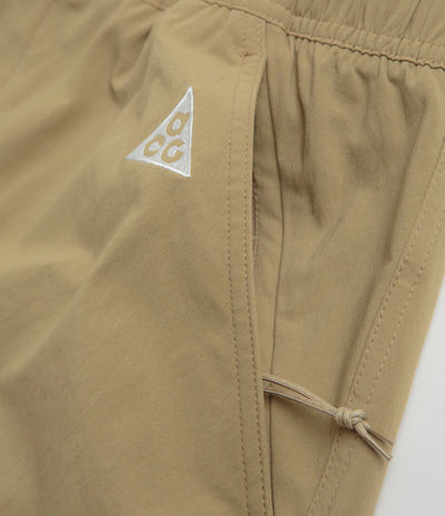 Nike ACG Hiking Shorts - Parachute Beige / Summit White