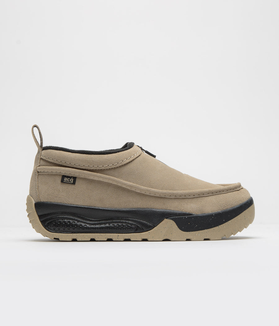 Nike ACG Izy Shoes in Khaki and Limestone and Black - Limestone