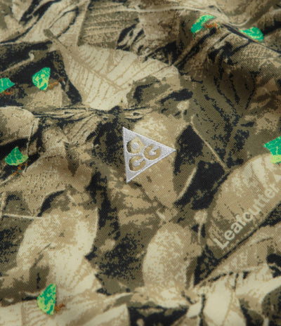 Nike ACG Leafcutter T-Shirt in Medium Olive