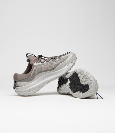 Nike ACG Mountain Fly 2 Low Shoes - Light Iron Ore / Black - Flat Pewter
