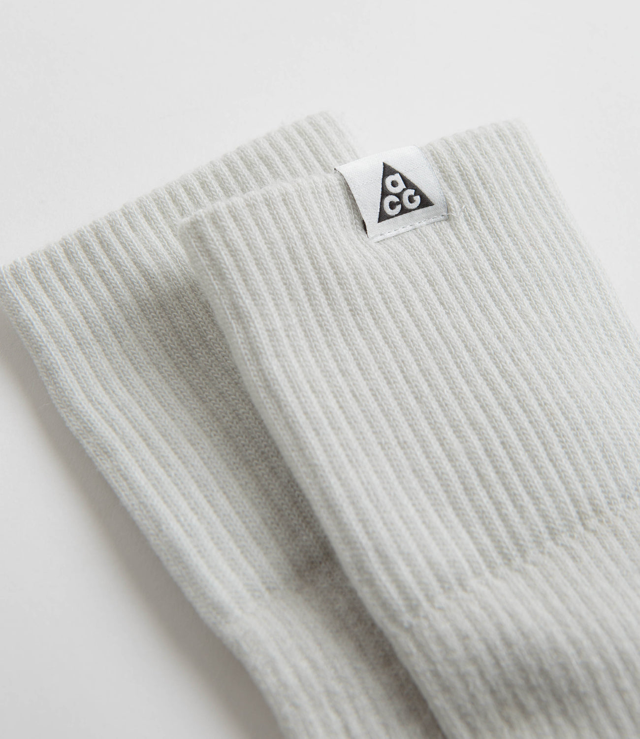 Nike ACG Outdoor Cushioned Crew Socks - Summit White / Light Smoke Gre | flatspot Nike ACG Outdoor Cushioned Crew Socks - Summit White / Light Smoke Gre | flatspot