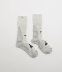 Nike ACG Outdoor Cushioned Crew Socks in Summit White and Light Smoke Grey