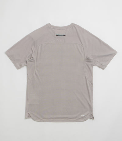 Nike ACG Solar Chase T-Shirt - College Grey / Black / Summit White