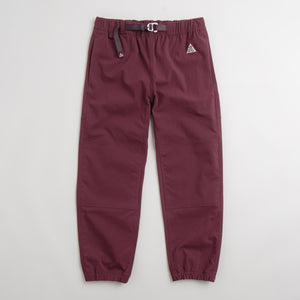 Night Maroon / Deep Jungle / Summit White