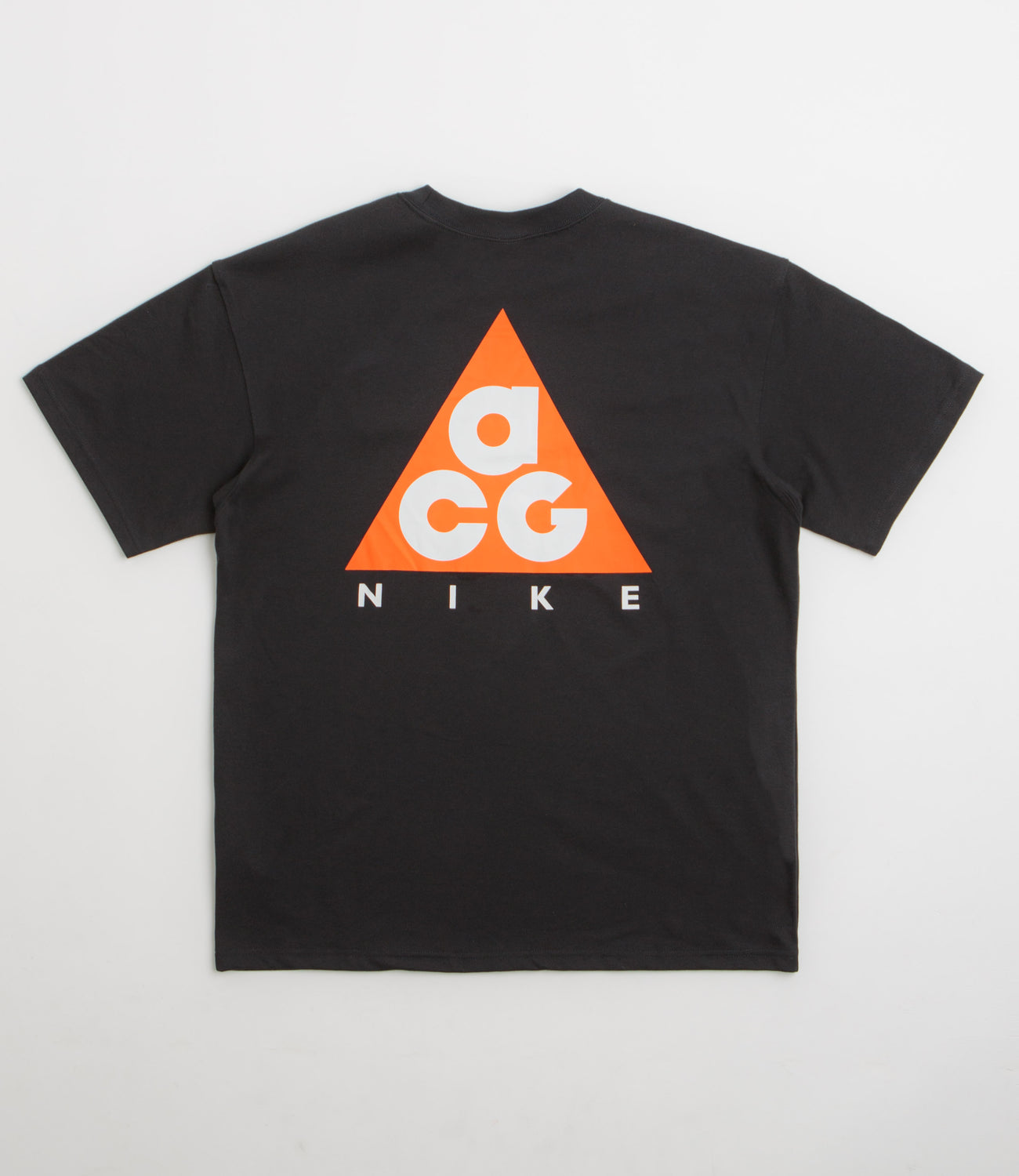 品良く着こなすため Nike Flatspot | Black - T-Shirt Logo Tri ACG トップス
