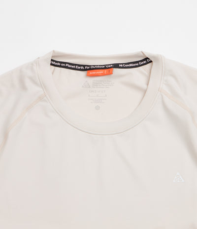 Nike ACG Wildsee T-Shirt - Light Orewood Brown / Light Crimson / Summit White