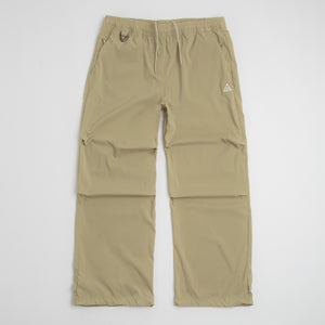 Parachute Beige / Light Khaki / Summit White