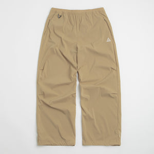 Parachute Beige / Light Khaki / Summit White