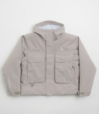 Nike ACG Womens Skull Peak Jacket in College Grey and Football Grey / Summit White