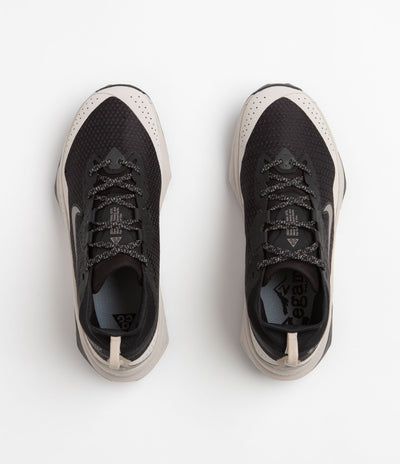 Nike ACG Zegama Gore-Tex Shoes in Black and Cave Stone and Cream II