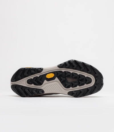 Nike ACG Zegama Gore-Tex Shoes in Black and Cave Stone and Cream II