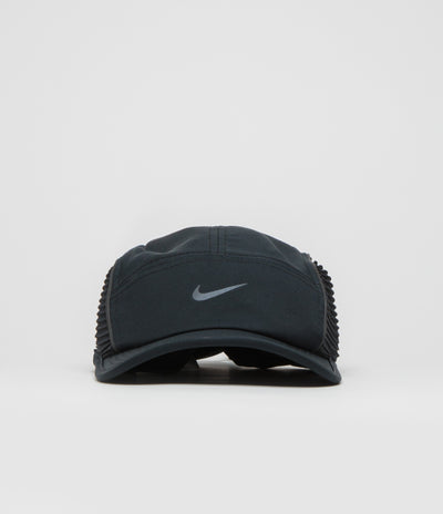 Nike AeroBill Cap in Black and Anthracite / Black