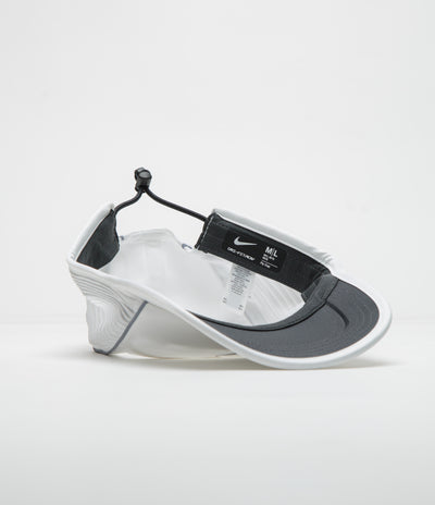 Nike AeroBill Cap in White and Anthracite / Black