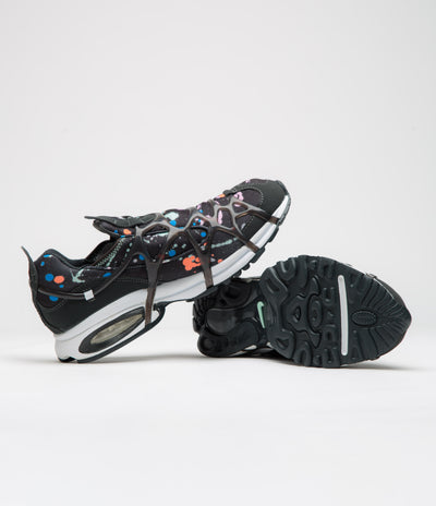 Nike Air Kukini SE Shoes in Black and Anthracite and White - Phantom