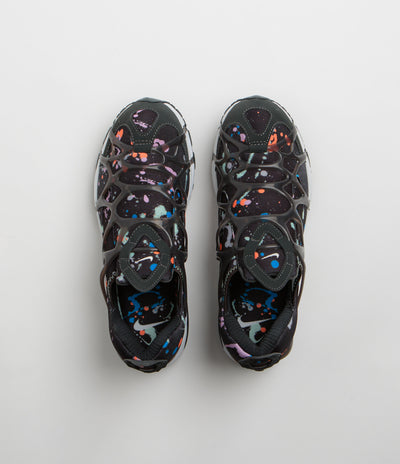 Nike Air Kukini SE Shoes in Black and Anthracite and White - Phantom