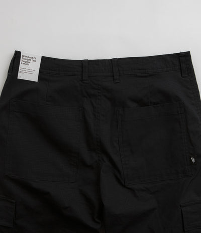 Nike Club Cargo Pants in Black and Black
