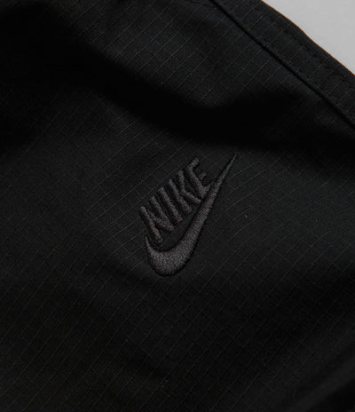 Nike Club Cargo Pants in Black and Black