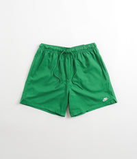 Nike Club Woven Flow Shorts in Malachite and White