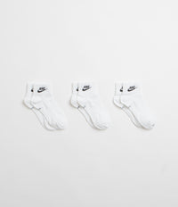 Nike Everyday Essential Ankle Socks (3 Pair) in White and Black