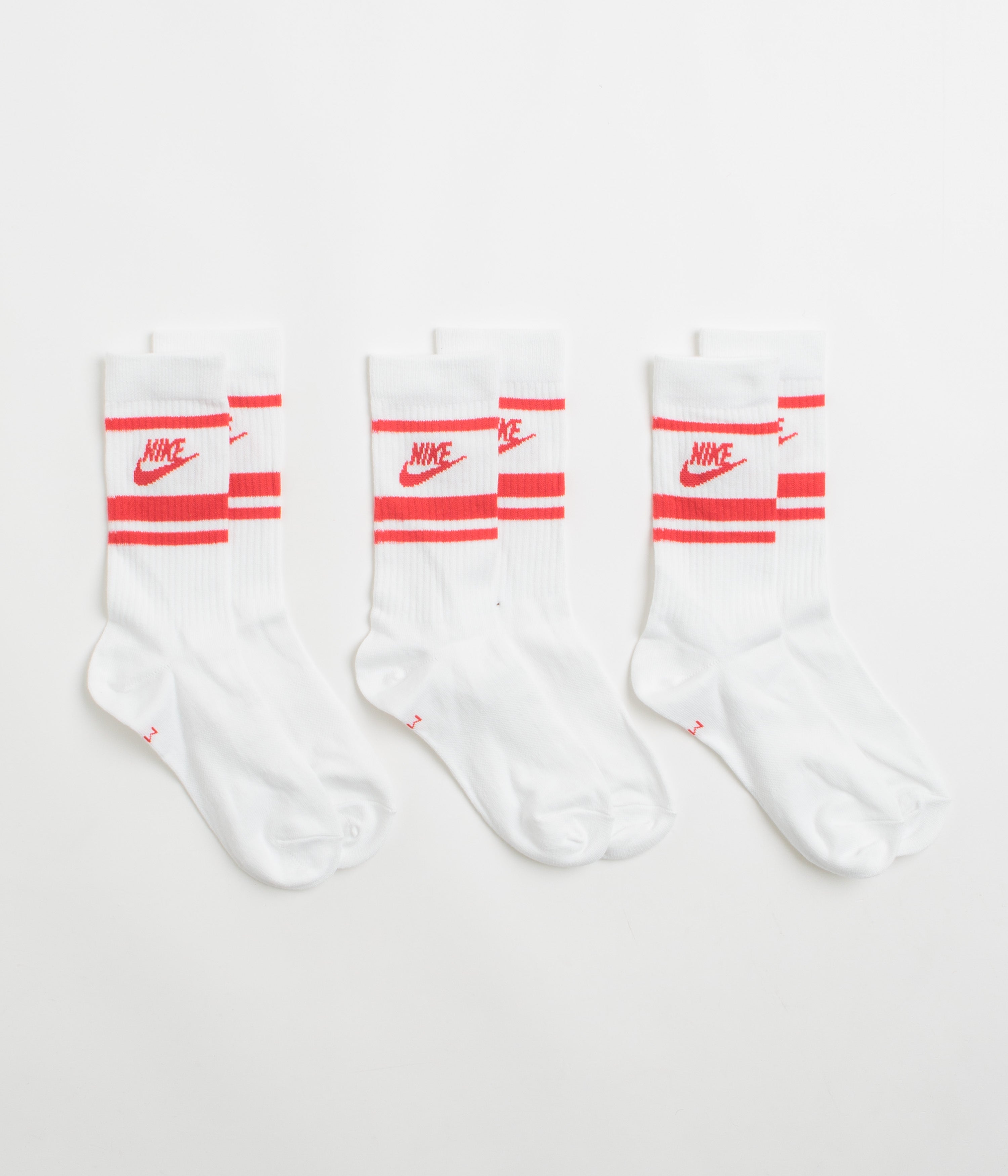 Nike Everyday Essential Crew Socks (3 Pair) in White and University Red / University Red