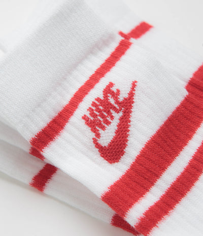 Nike Everyday Essential Crew Socks (3 Pair) in White and University Red / University Red