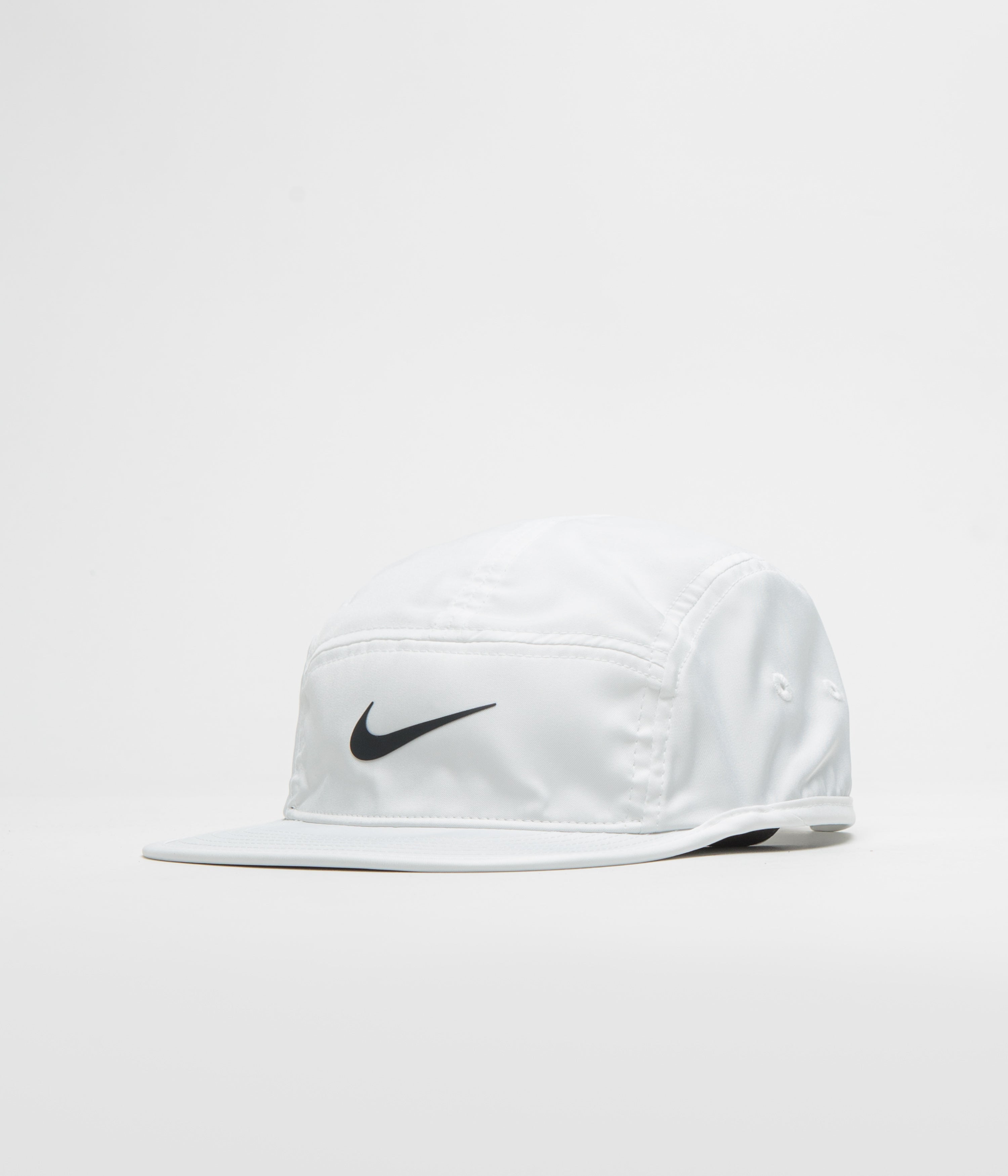 Nike Fly Cap in White and Anthracite / Black