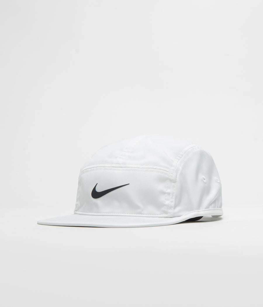 Nike Fly Cap in White and Anthracite / Black