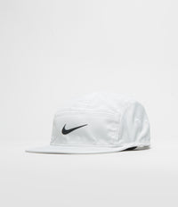 Nike Fly Cap in White and Anthracite / Black