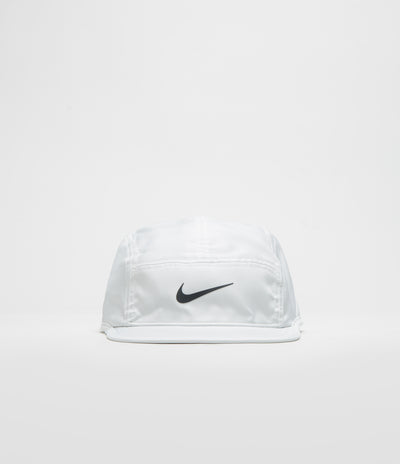 Nike Fly Cap in White and Anthracite / Black