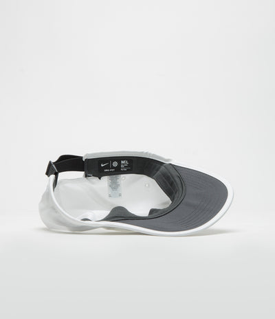 Nike Fly Cap in White and Anthracite / Black
