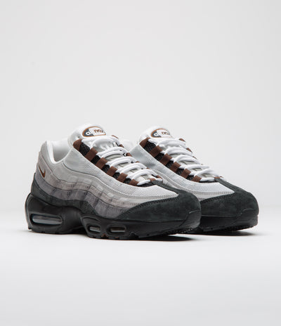 Nike SB Air Max 95 Shoes in Black and Cacao Wow and Anthracite - Light Graphite