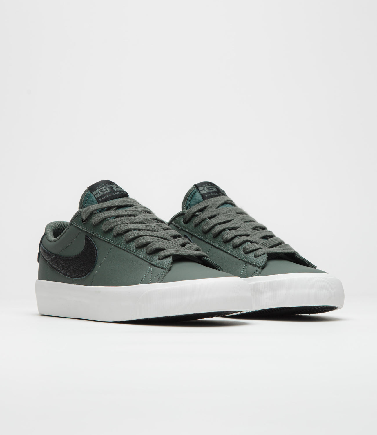 ◆正規品◆NIKE SB BLAZER LOW PRO GT VINTAGE GREEN◆関税込◆ Nike SB BLAZER LOW PRO GT - VINTAGE GREEN/BLACK - 300