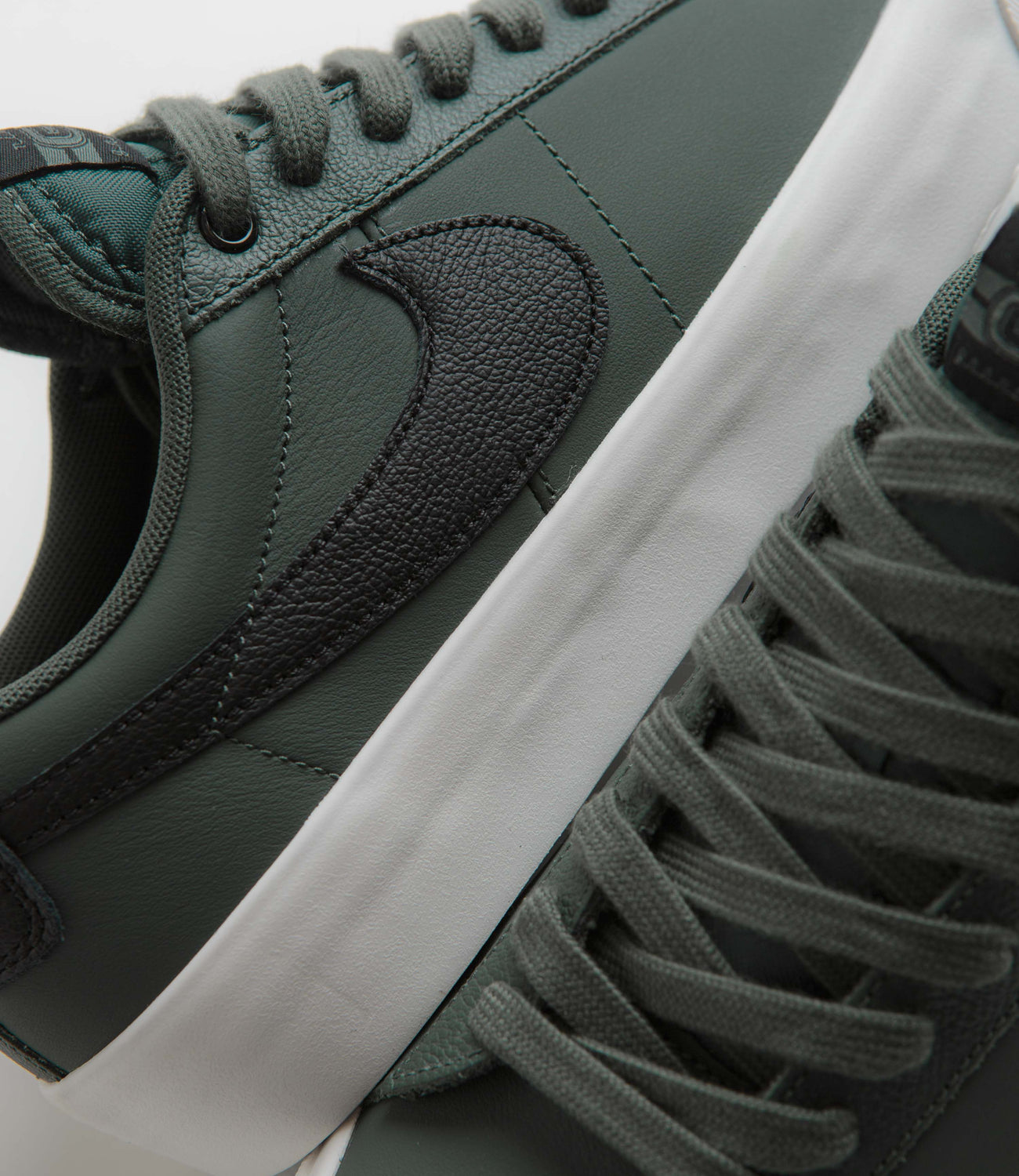 Nike SB Blazer Low Pro GT Shoes - Vintage Green / Black
