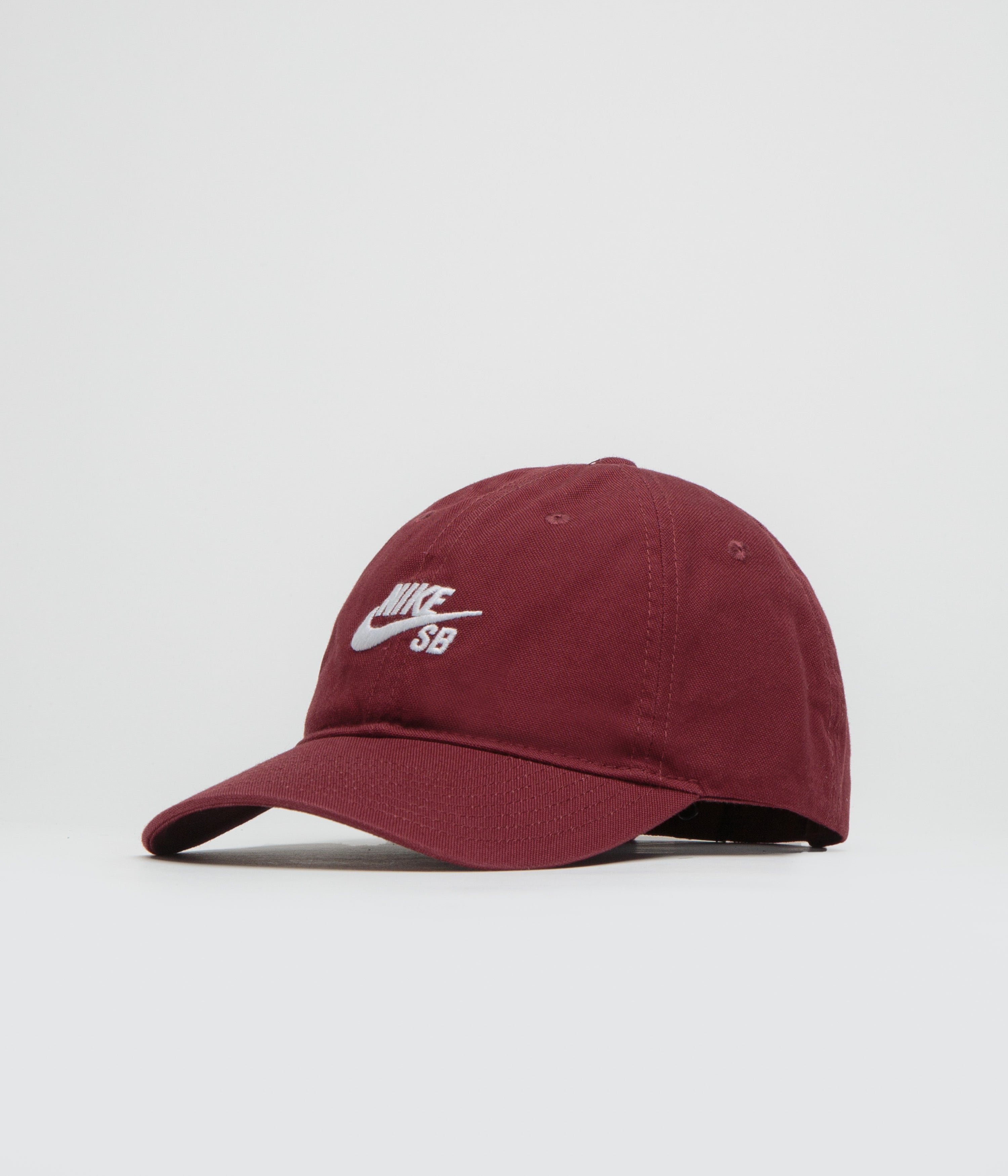 Nike SB Club Cap in Dark Team Red and White