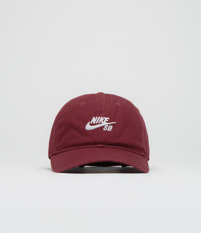 Nike SB Club Cap in Dark Team Red and White