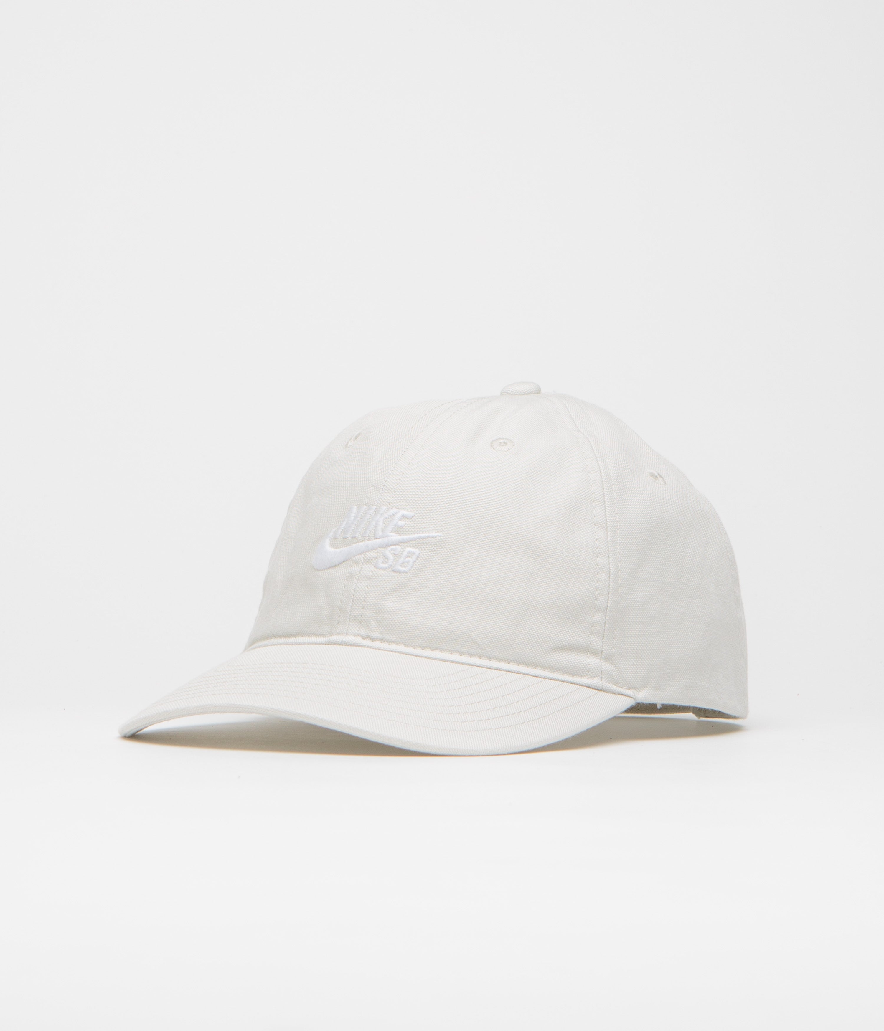 Nike SB Club Cap in Light Bone and White