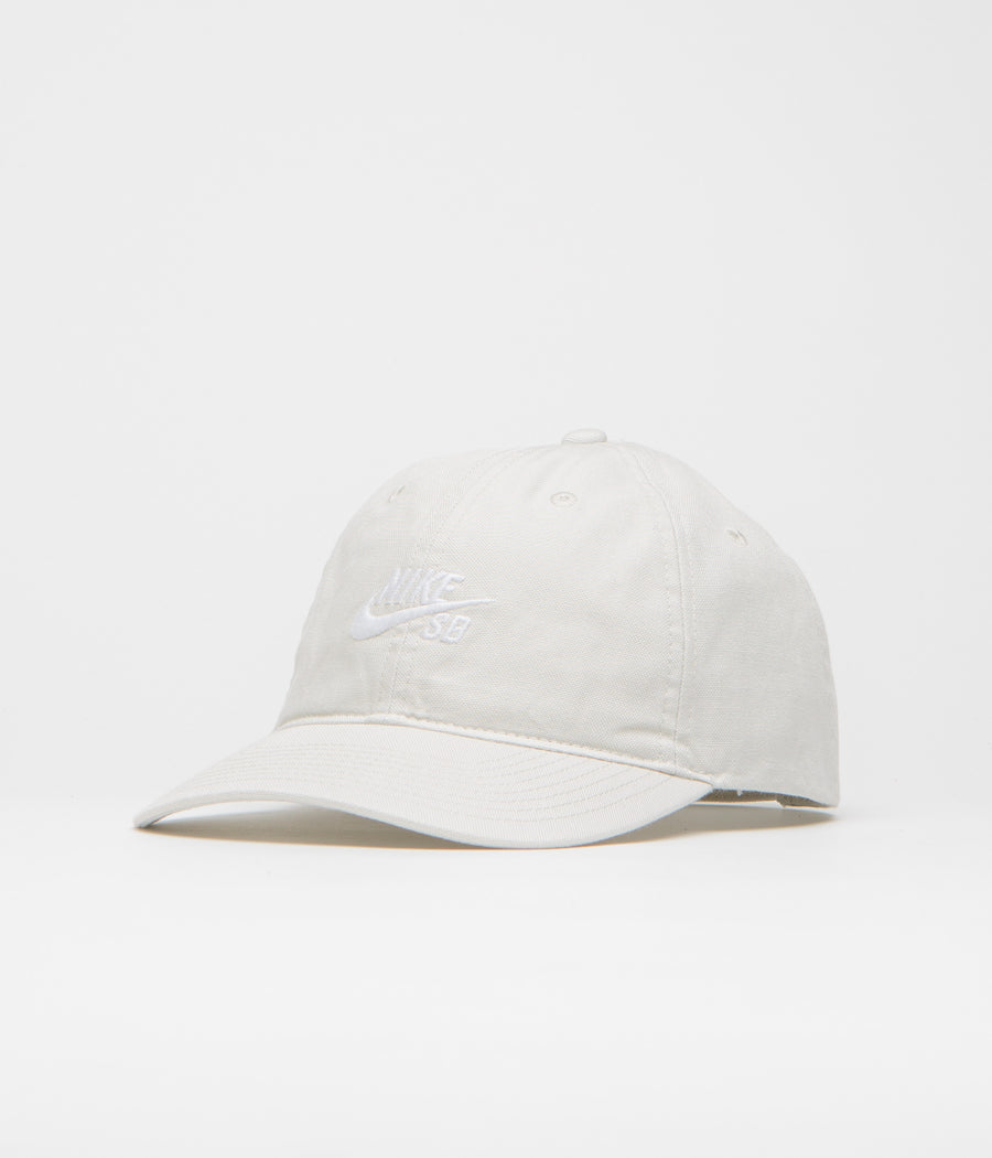 Nike SB Club Cap in Light Bone and White