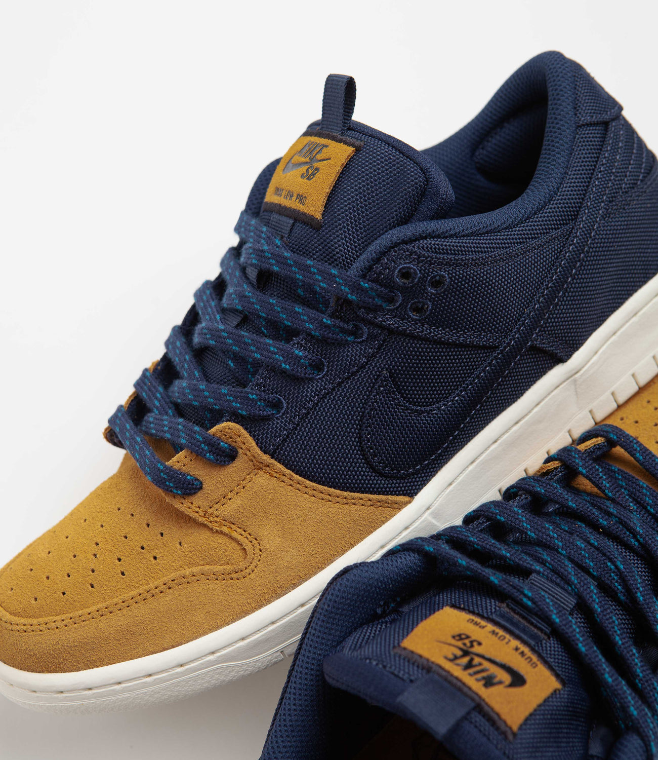 Nike SB Dunk Low Pro Premium Shoes - Midnight Navy / Midnight Navy