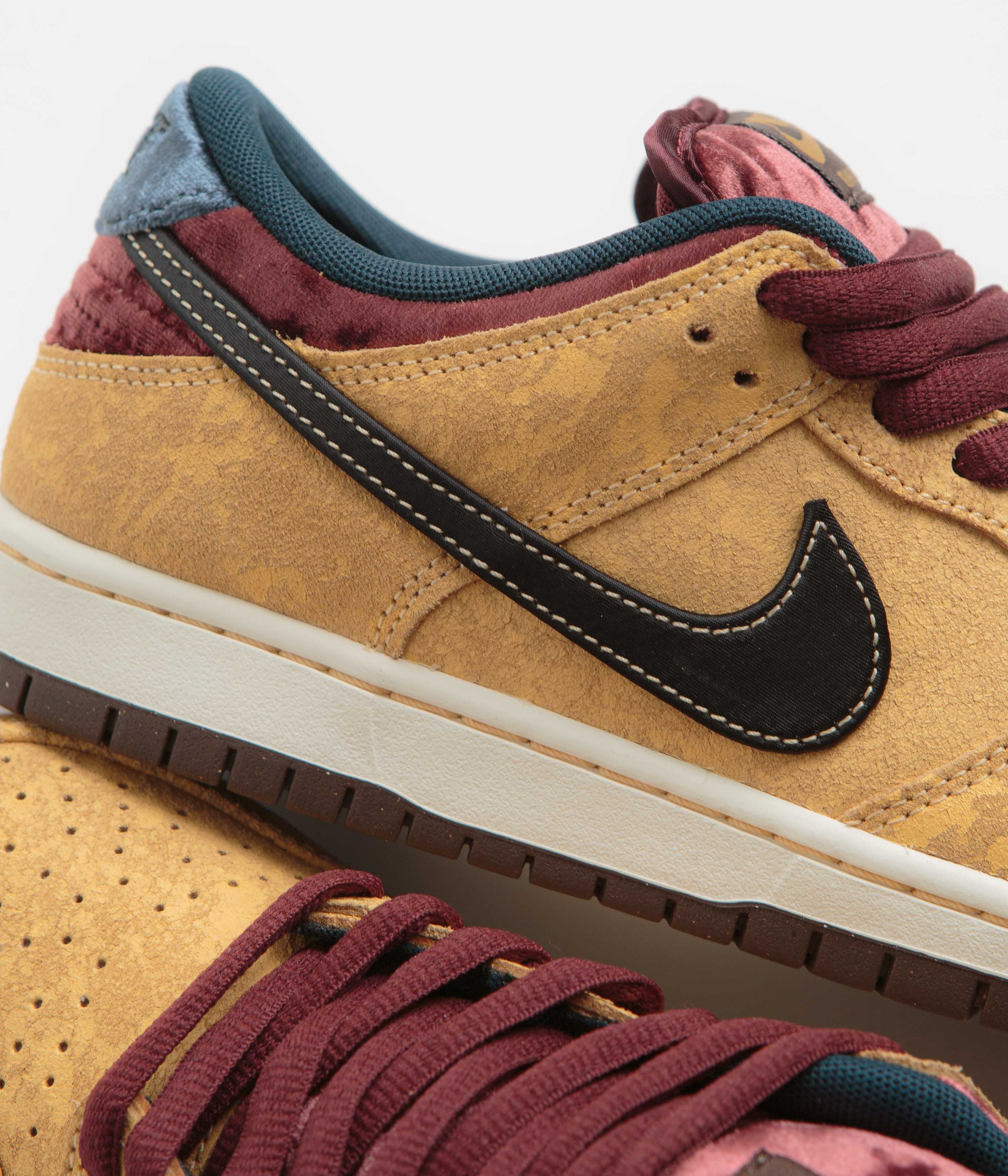 Nike SB Dunk Low Pro ‘City of Cinema’ Shoes - Celestial Gold / Black ...