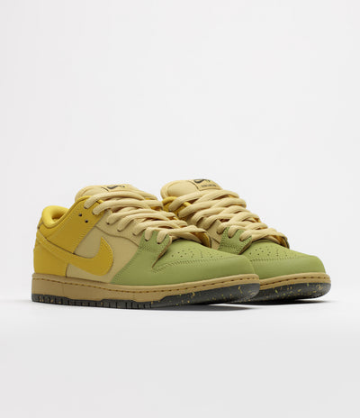 Nike SB Dunk Low Pro Shoes - Saffron Quartz / Saffron Quartz - Pear