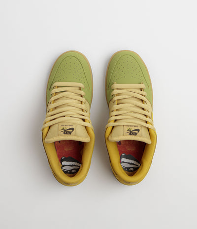Nike SB Dunk Low Pro Shoes - Saffron Quartz / Saffron Quartz - Pear