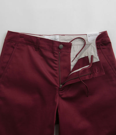 Nike SB El Chino Shorts in Dark Team Red