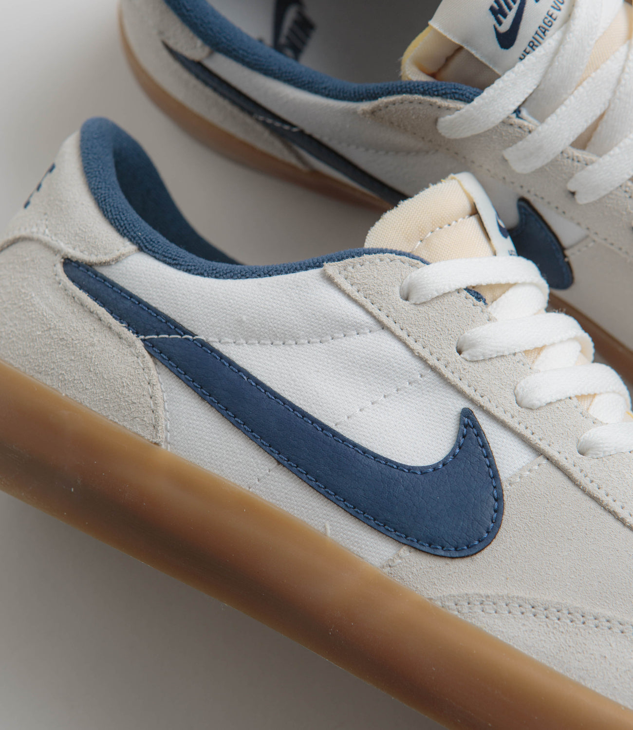 Nike SB Heritage Vulc Shoes Summit White Navy White Gum