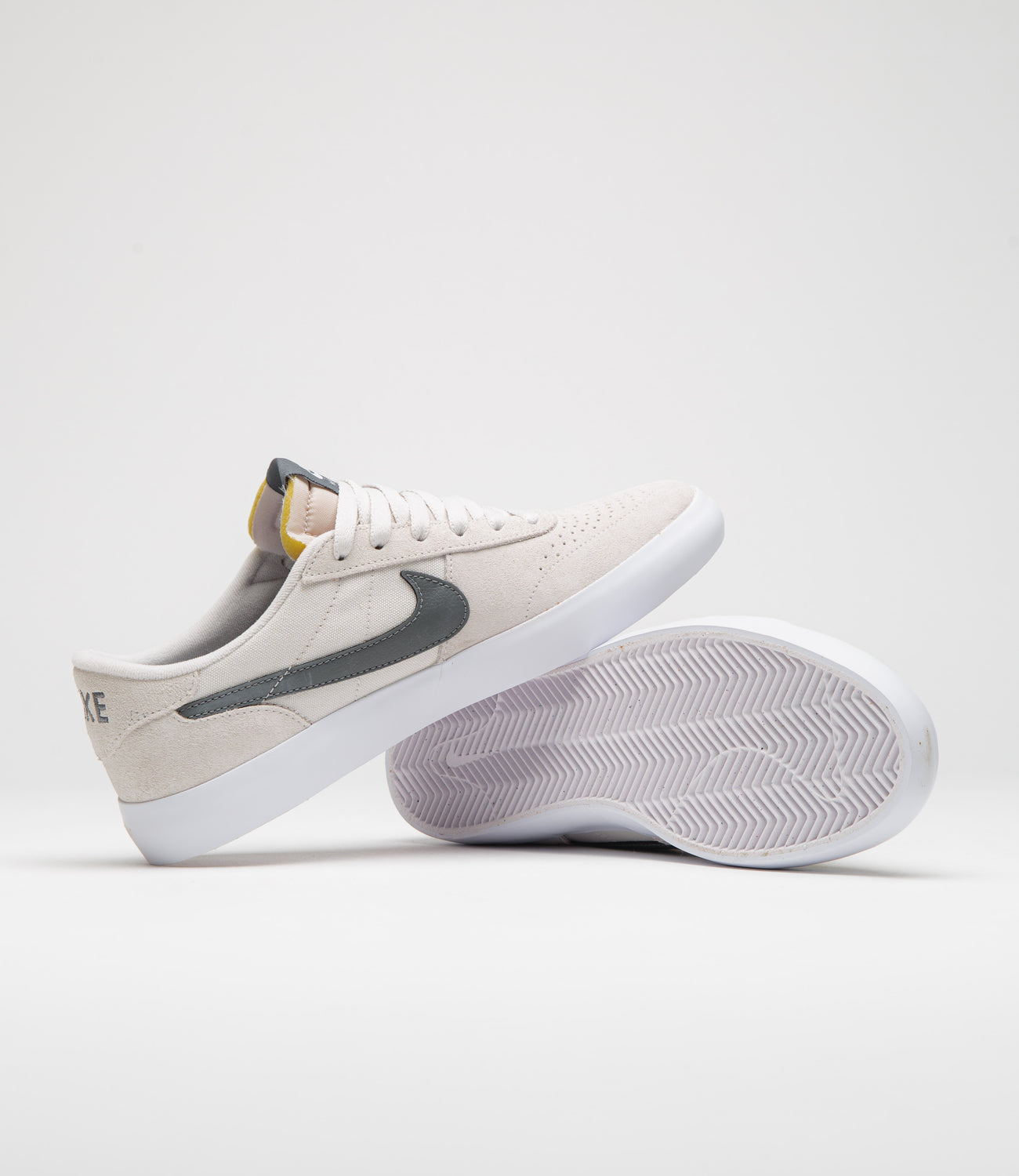 nike sb team classic vast gray & white shoes