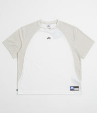 Nike SB Knit Jersey in White and Light Bone / Black