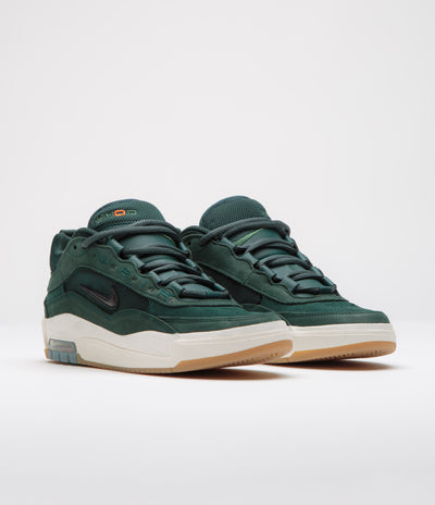 Nike SB Orange Label Air Max Ishod Shoes - Deep Fir / Black - Fir - Sail