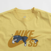 Nike SB Panther T-Shirt in Saturn Gold thumbnail